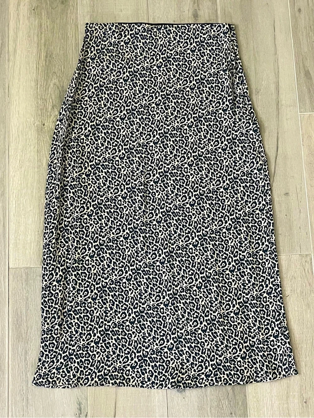 American Eagle Leopard Print Midi Skirt XS | Quiet Luxury Animal Print